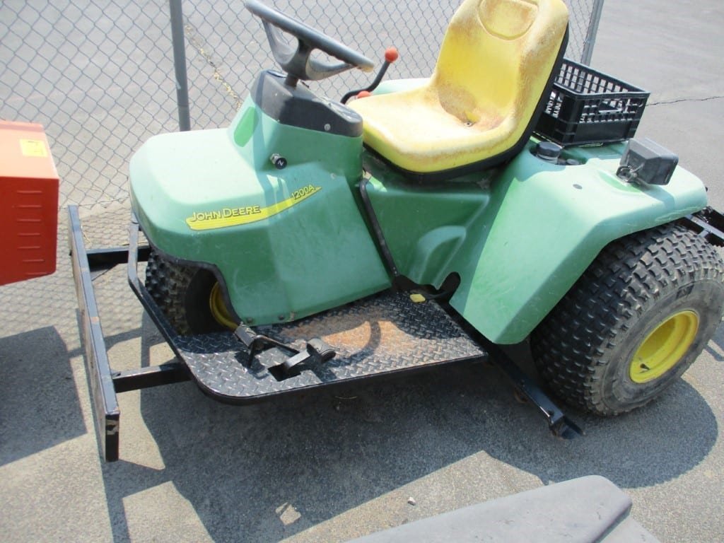 John Deere 1200A