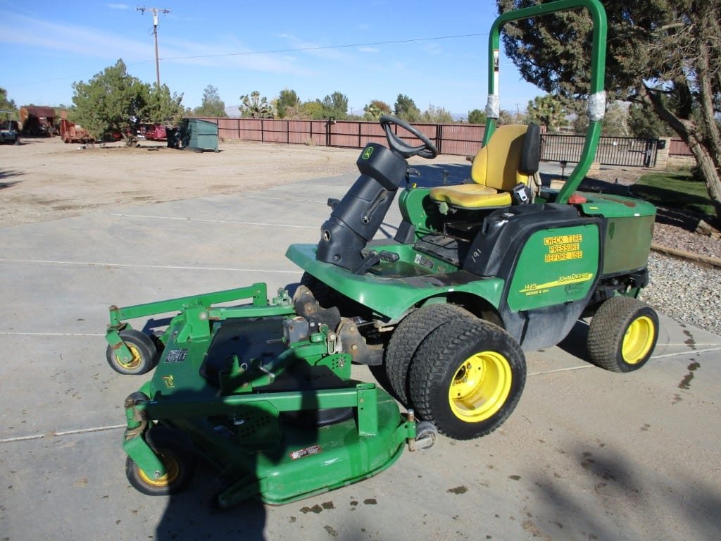 John Deere 1445