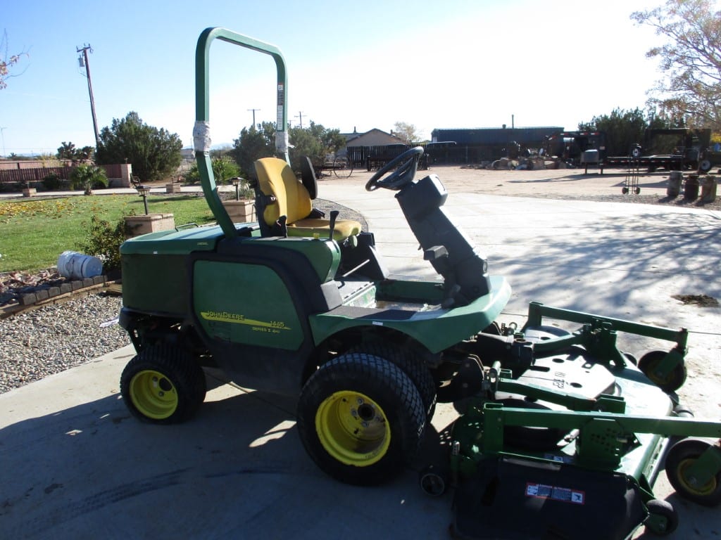 John Deere 1445 Diesel 4 X 4 Front Rotary Mower - Image 4
