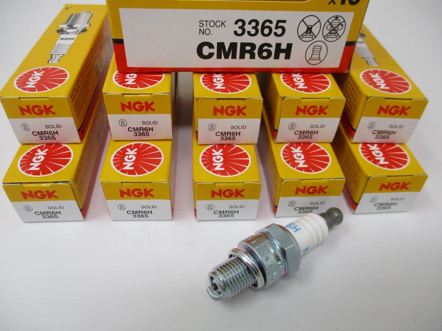 Genuine NGK 3365 CMR6H Standard Spark Plug Small Engines - Image 11