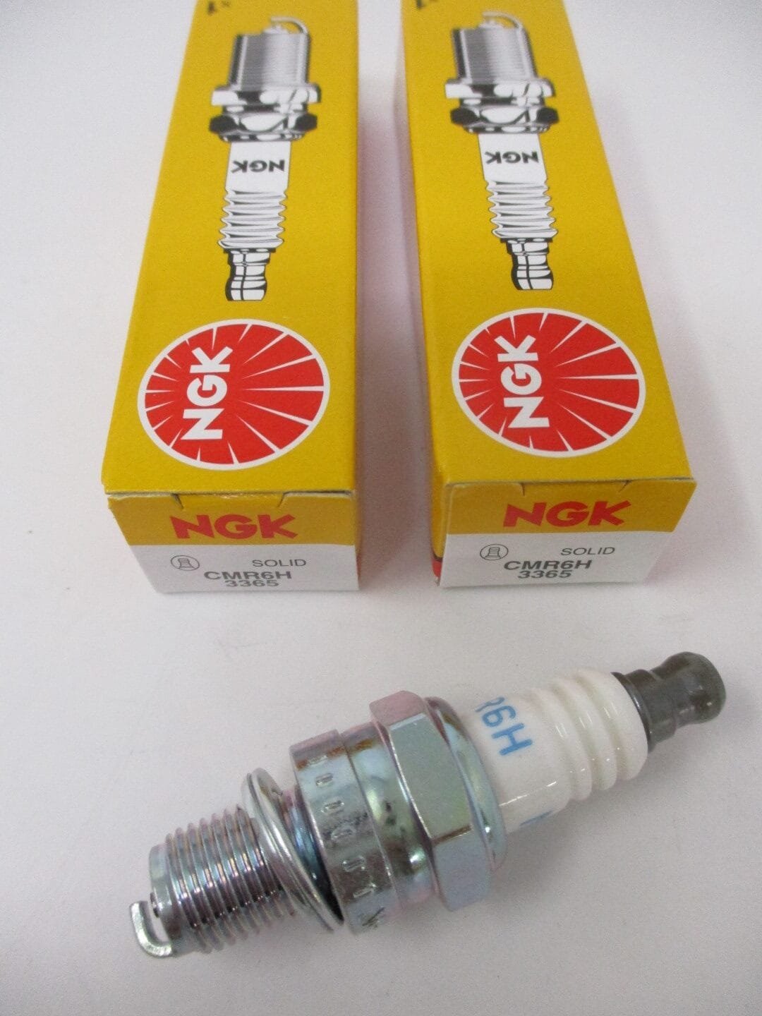 Genuine NGK 3365 CMR6H Standard Spark Plug Small Engines - Image 4
