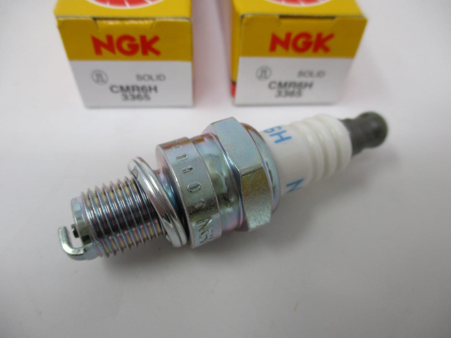 Genuine NGK 3365 CMR6H Standard Spark Plug Small Engines - Image 5