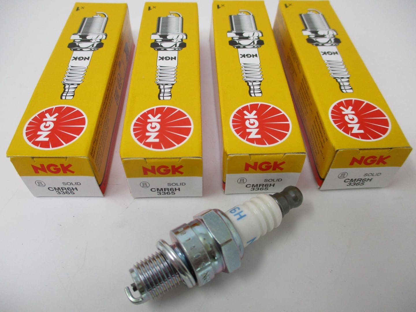 Genuine NGK 3365 CMR6H Standard Spark Plug Small Engines - Image 7