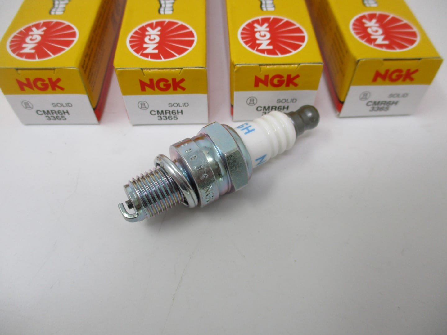 Genuine NGK 3365 CMR6H Standard Spark Plug Small Engines - Image 6
