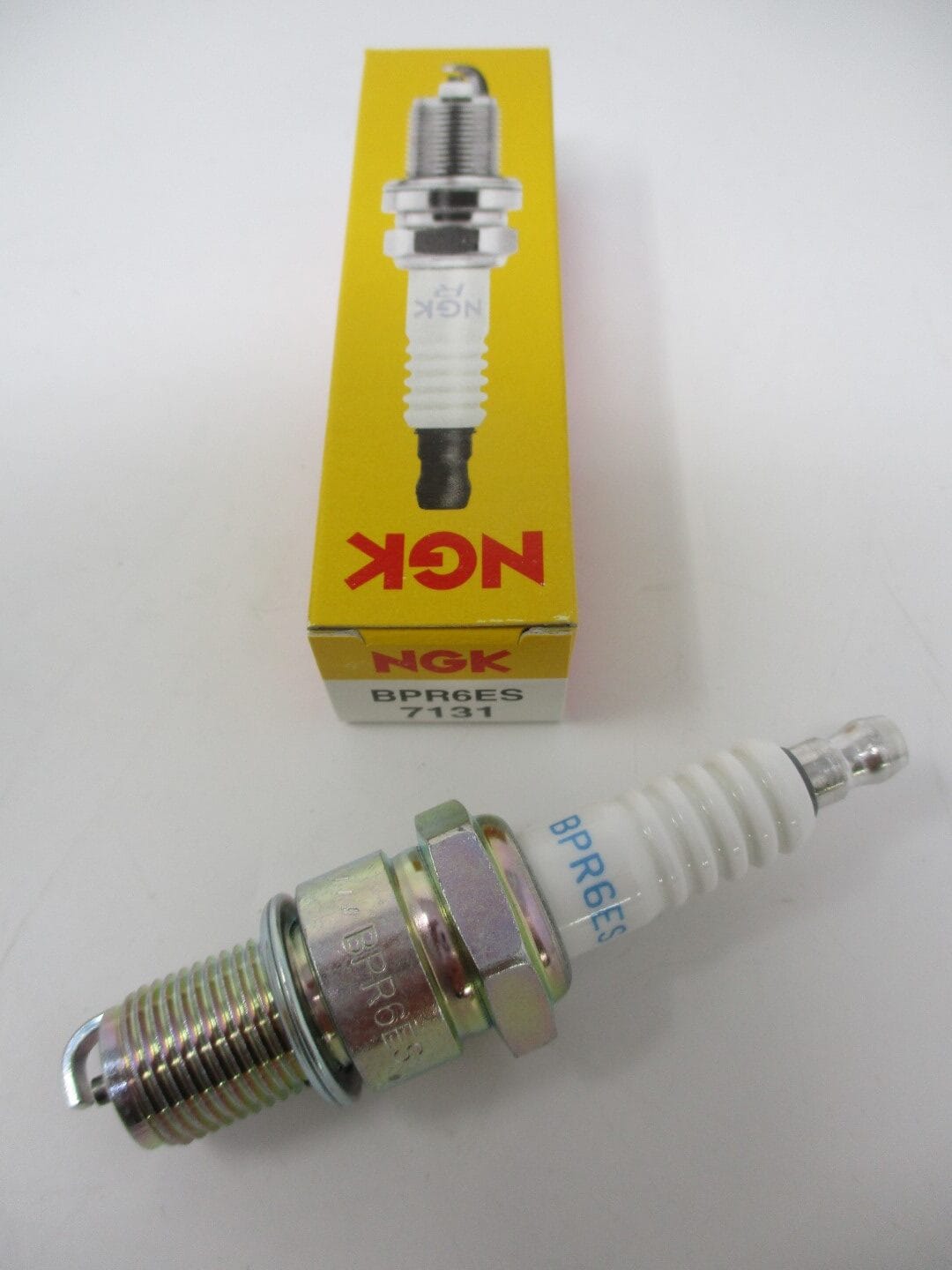 Genuine NGK 7131 BPR6ES Copper Standard Spark Plug Small Engine