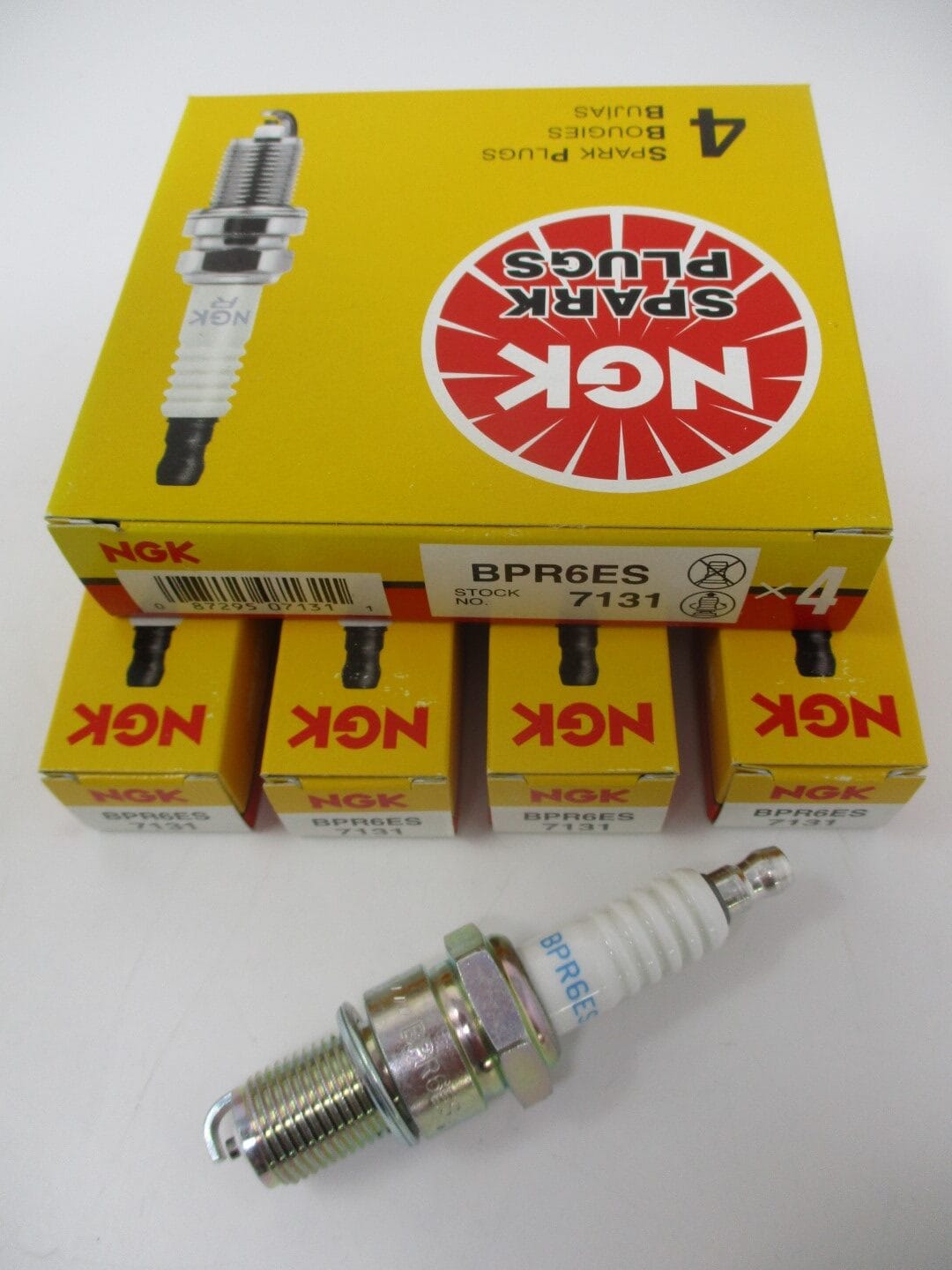 Genuine NGK 7131 BPR6ES Copper Standard Spark Plug Small Engine - Image 7