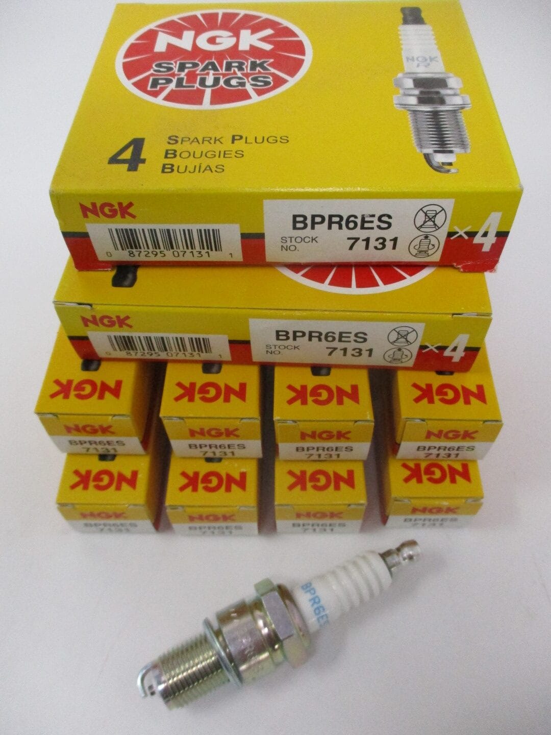 Genuine NGK 7131 BPR6ES Copper Standard Spark Plug Small Engine - Image 8