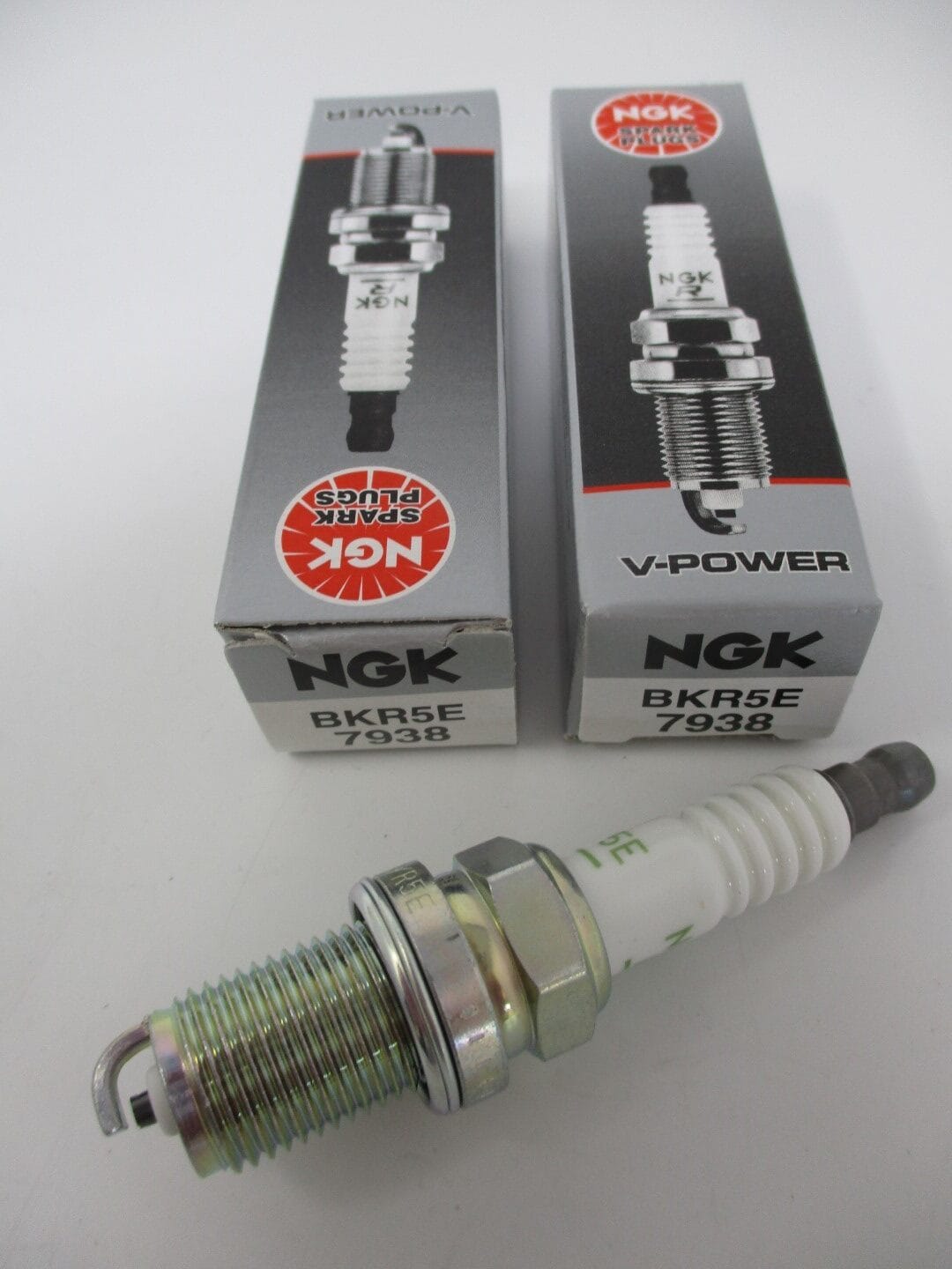 Genuine NGK 7938 BKR5E Premium Copper Spark Plug Small Engines - Image 4