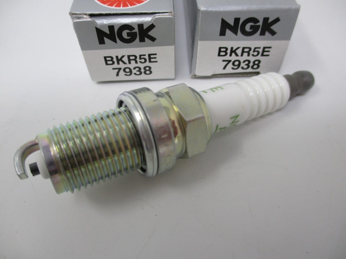 Genuine NGK 7938 BKR5E Premium Copper Spark Plug Small Engines - Image 5
