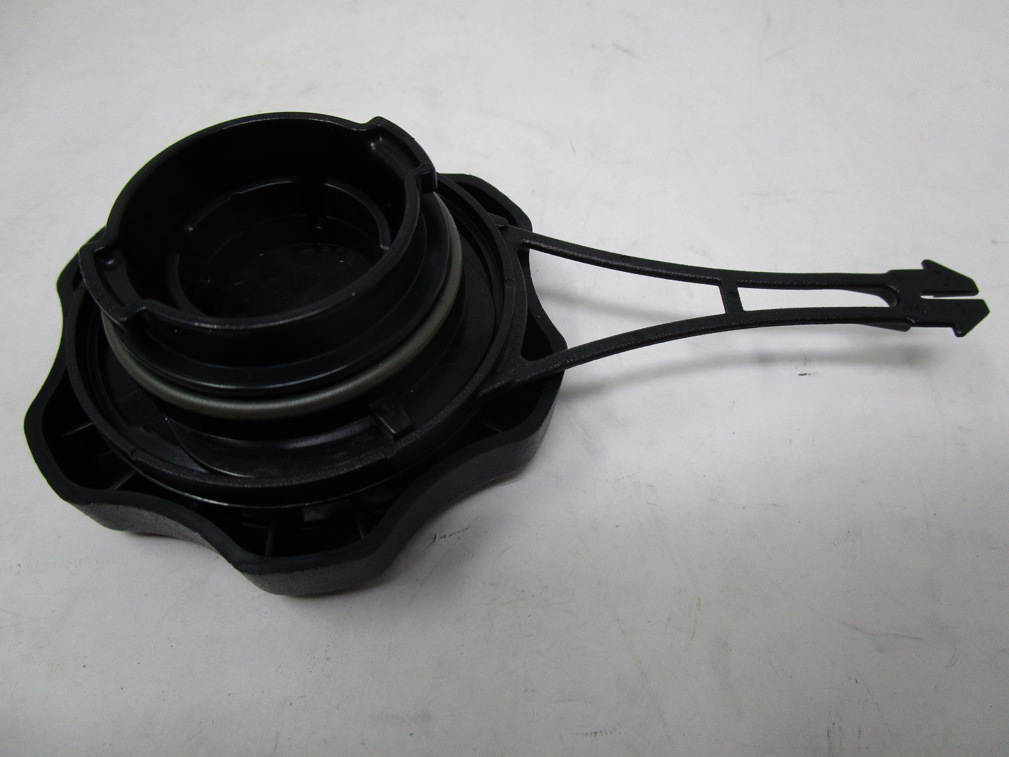 Genuine Briggs & Stratton 594061 Gas Cap 675exi 725exi Fits Tank 594112 84004416 - Image 4