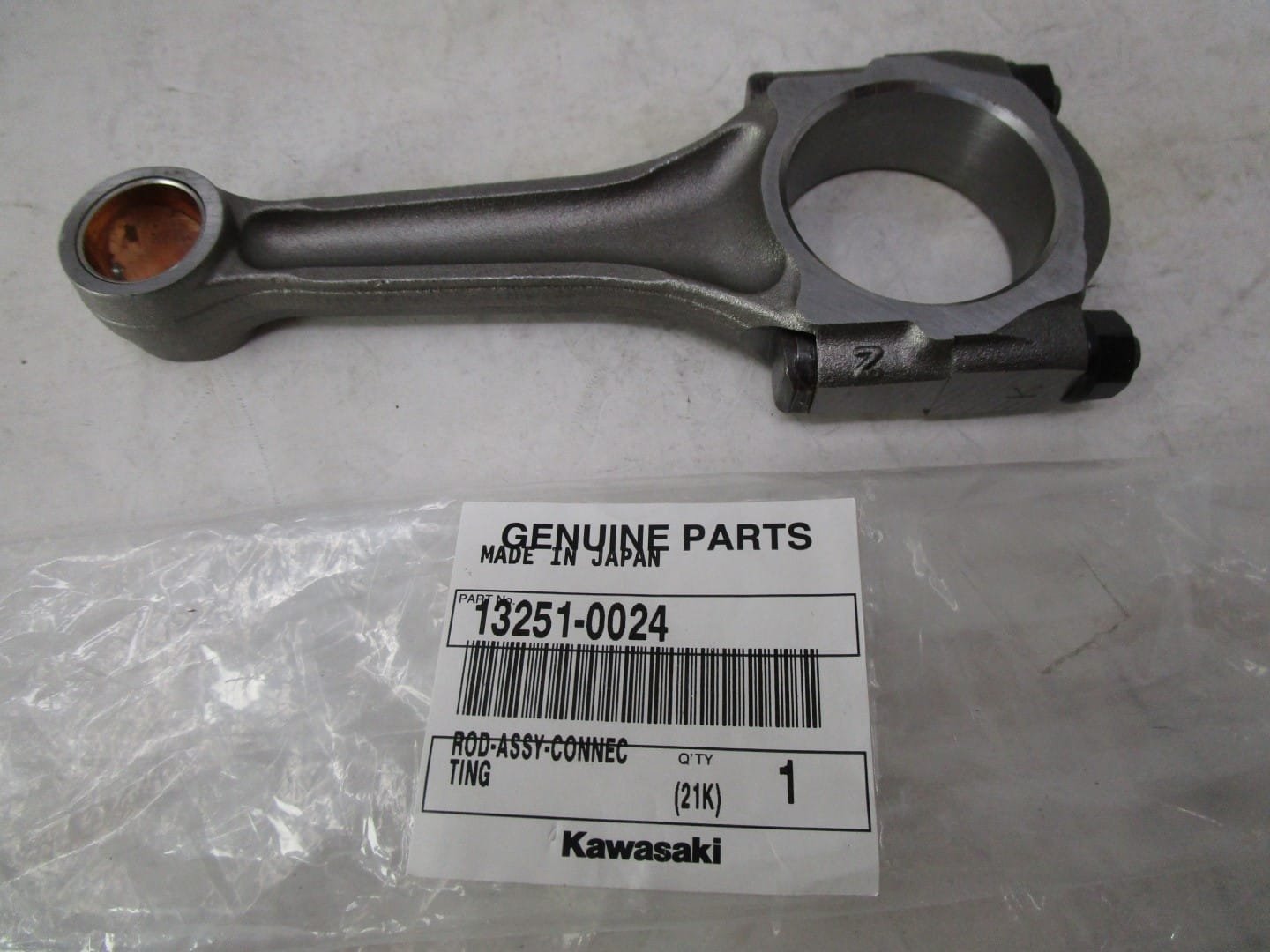 Genuine Kawasaki 13251-0024 Daihatsu Diesel Connecting Rod DM950