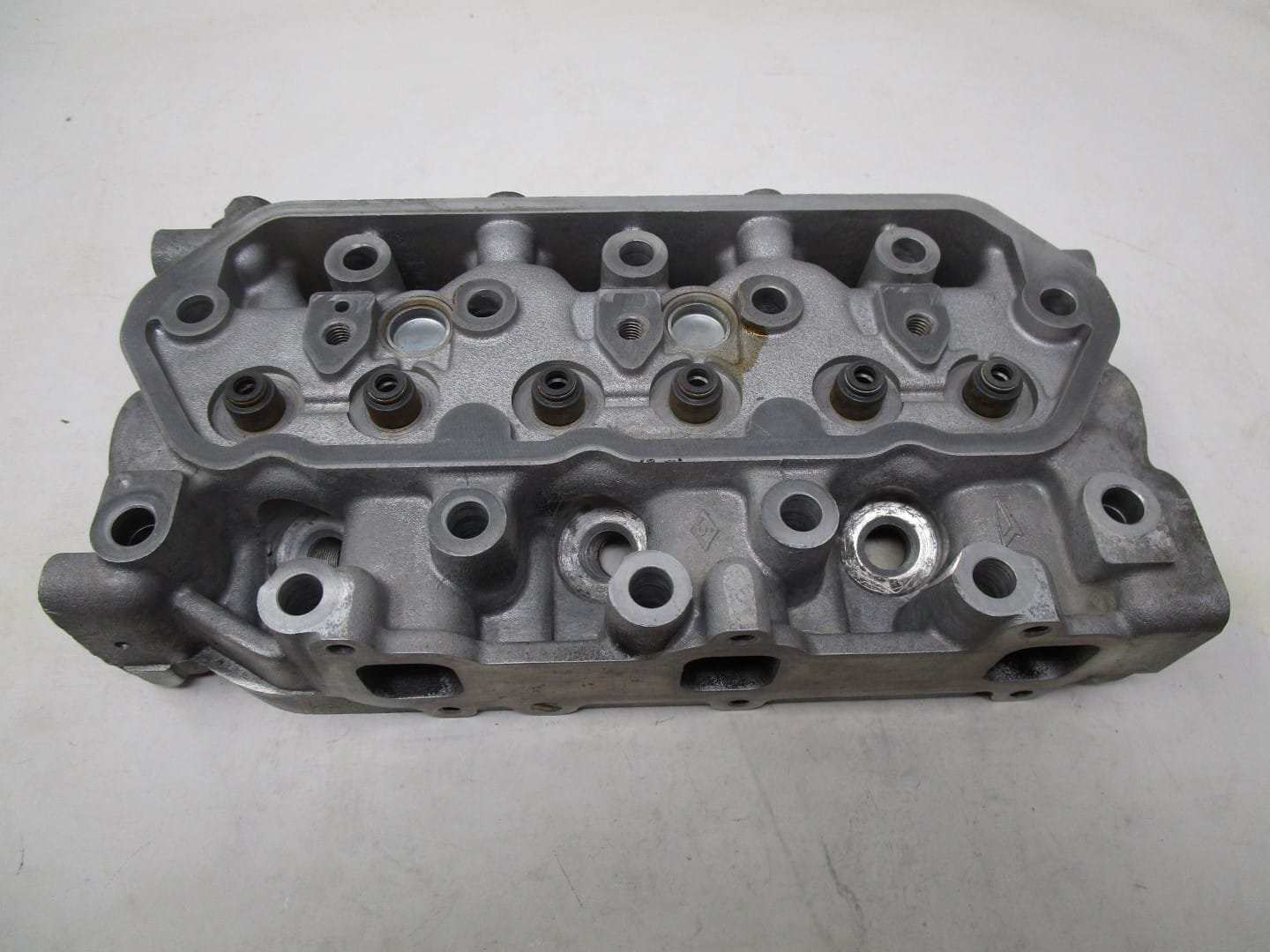 Genuine 825681 Used Briggs & Stratton Head Aluminum Daihatsu Gas Engine Toro, - Image 3