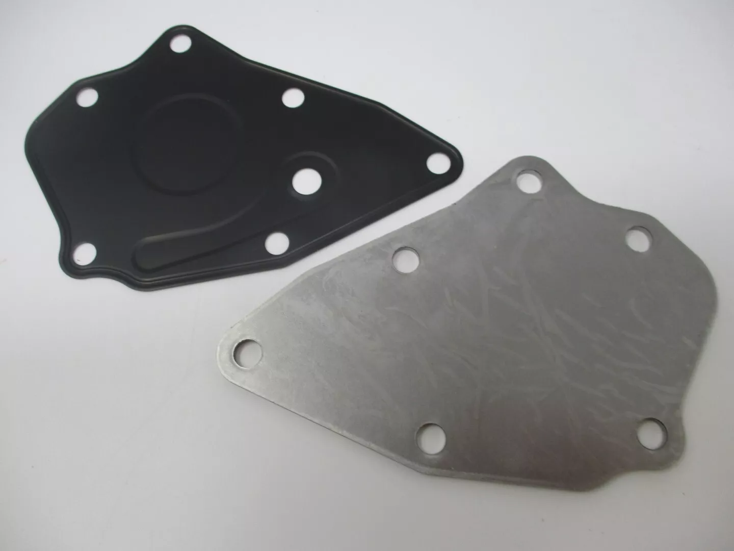 Genuine Kawasaki 16142-2062 & 11009-2828 Oil Pump Gasket & Cover FE290D Engine Generator - Image 2