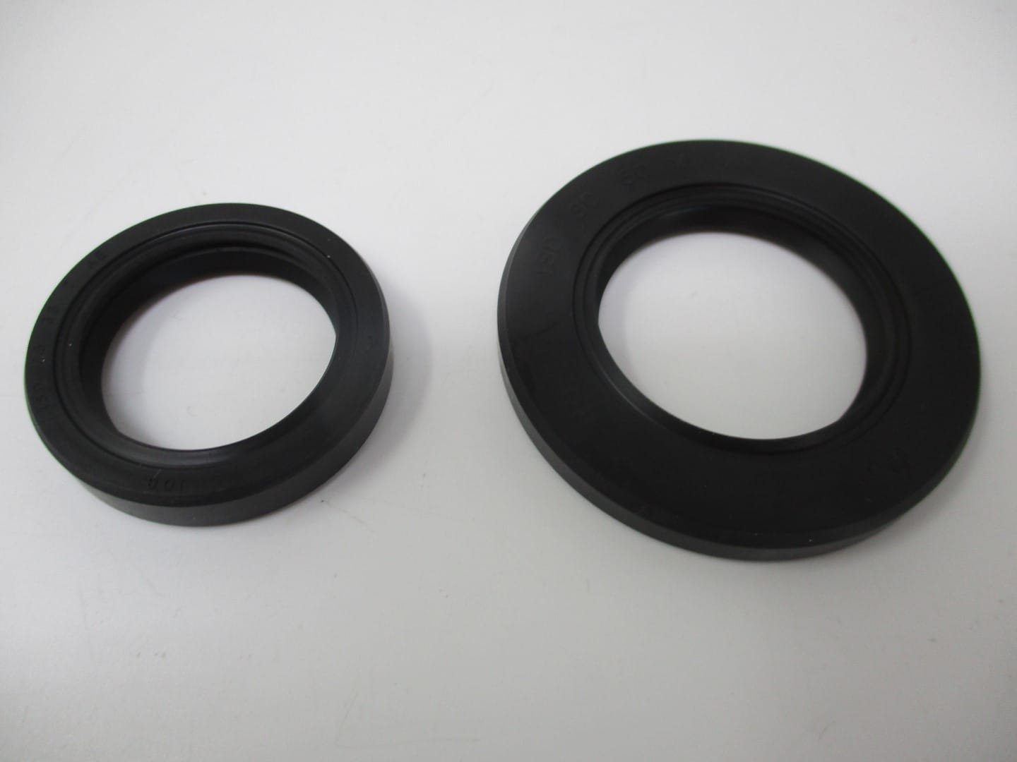 Genuine Kawasaki 92049-2220 & 92049-2199 Crankcase Oil Seals FE290D FE250D