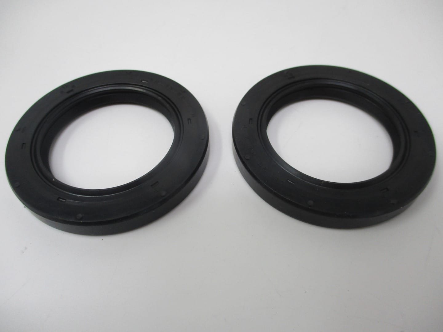 2 Genuine Kawasaki 92049-7014 Crankcase Oil Seal FH610V FH641V FH680V FH721V