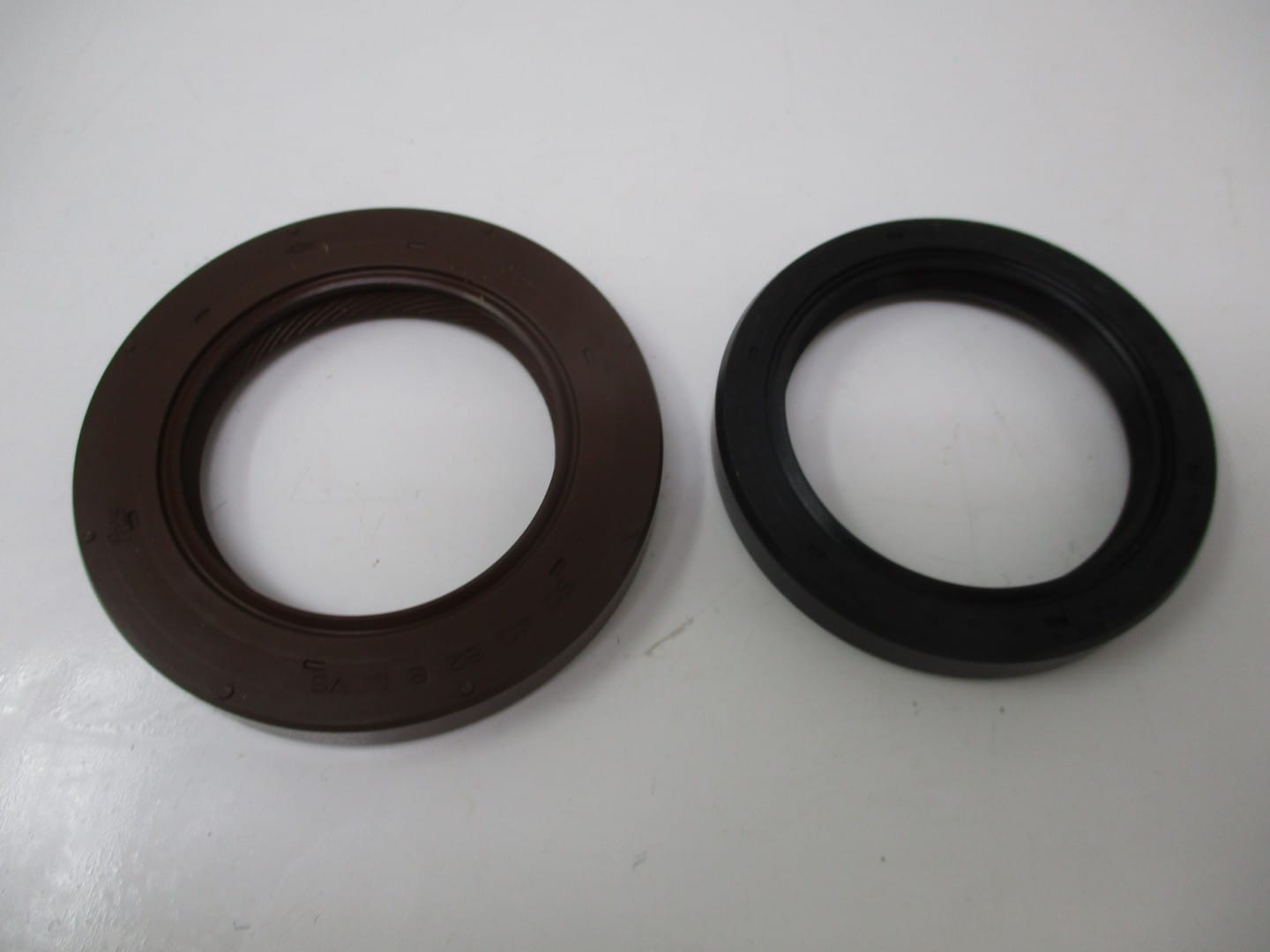 Genuine Kawasaki 92049-7024 & 92049-7026 Crankcase Oil Seals FX751V FX781A FX801V - Image 6