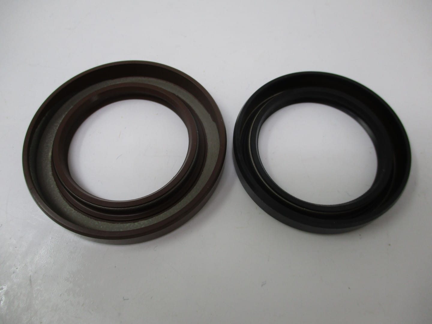 Genuine Kawasaki 92049-7024 & 92049-7026 Crankcase Oil Seals FX751V FX781A FX801V - Image 5