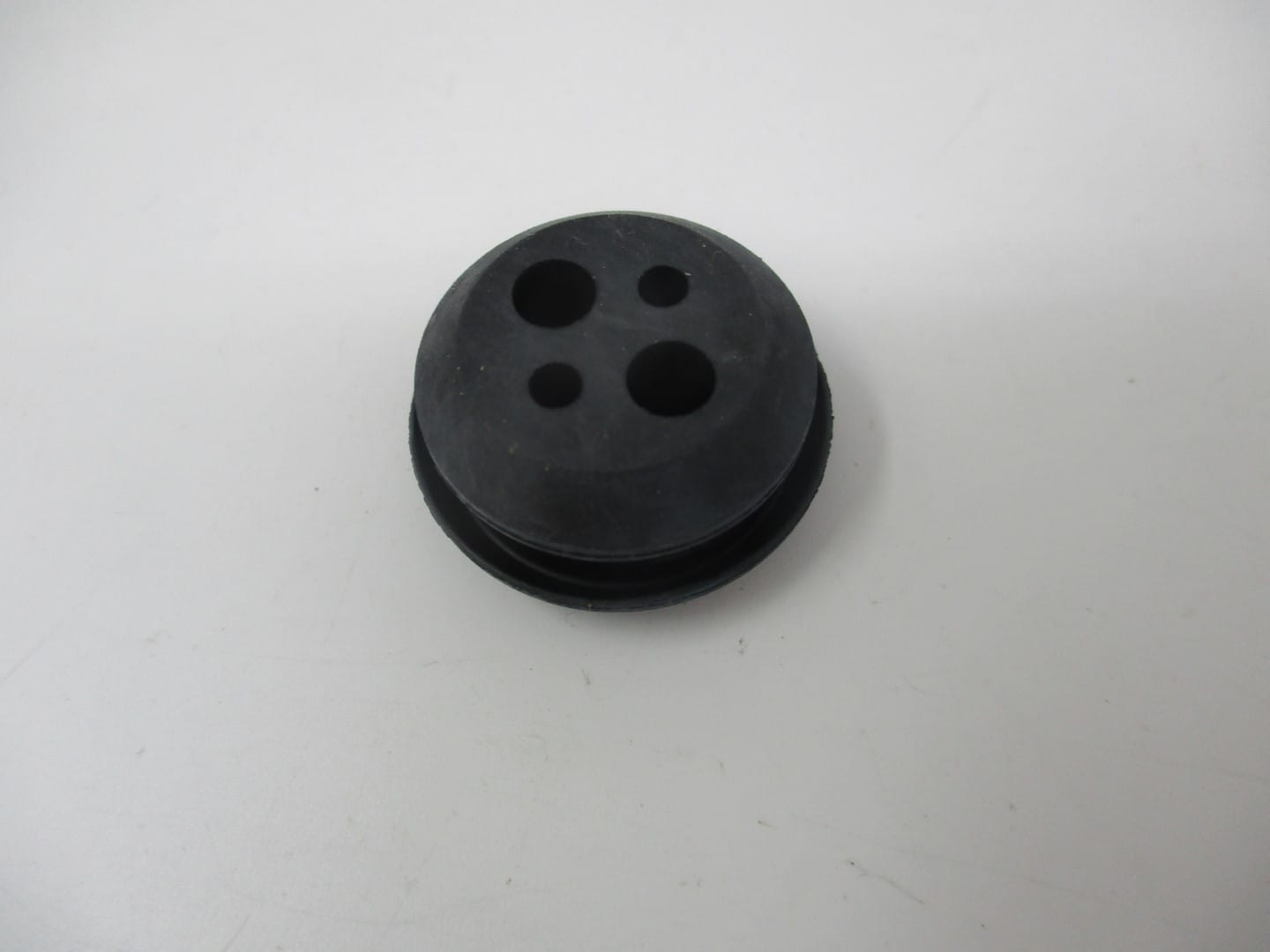 Genuine Kawasaki 92071-2142 Gas Fuel Tank Bushing Grommet Brush Cutter Blower - Image 3