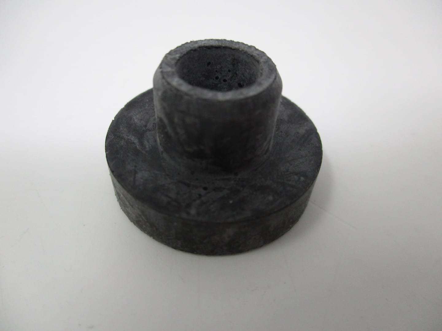 Genuine Briggs and Stratton 1654930SM Fuel Gas Tank Rubber Bushing