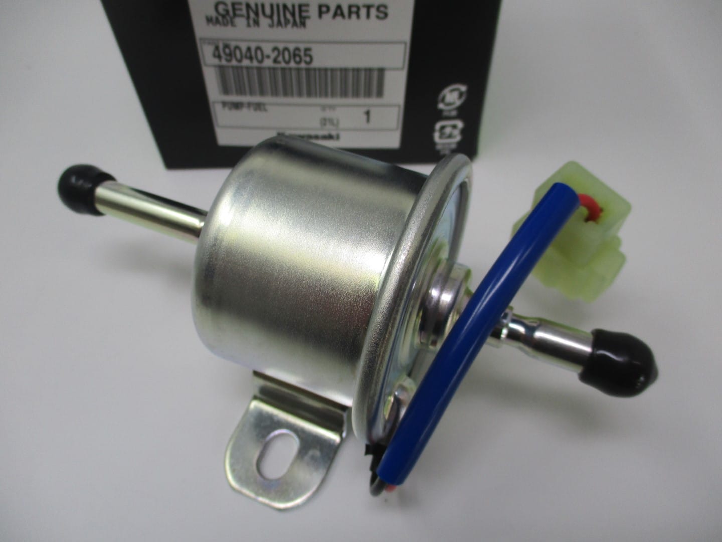Genuine Kawasaki 49040-2065 AM876265 Electric Fuel Pump - Image 2