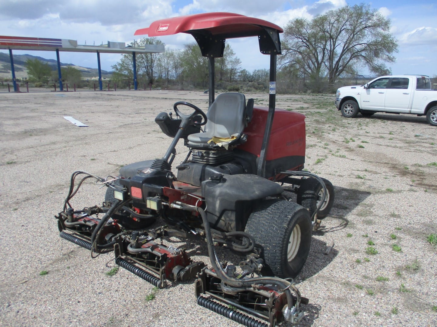 Toro 5610 Fairway Reel Mower Diesel 2-wheel Drive - Image 2