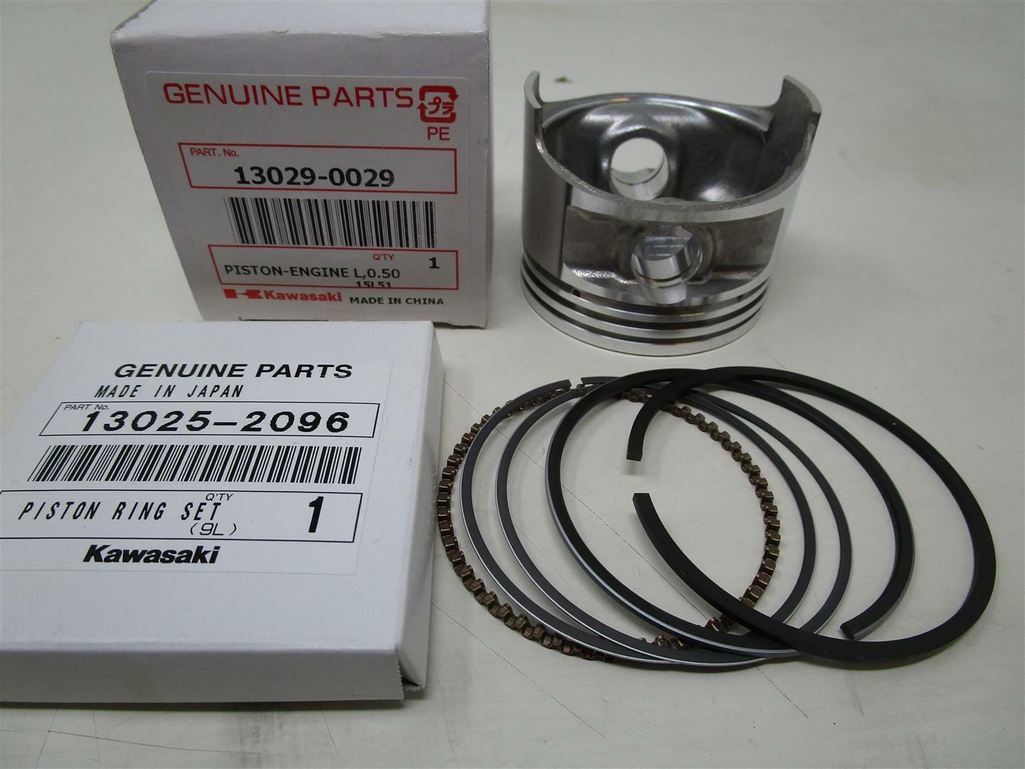 Genuine Kawasaki 13029-0029 Over Size Piston 13025-2096 Rings Size L 0.5 FE120D