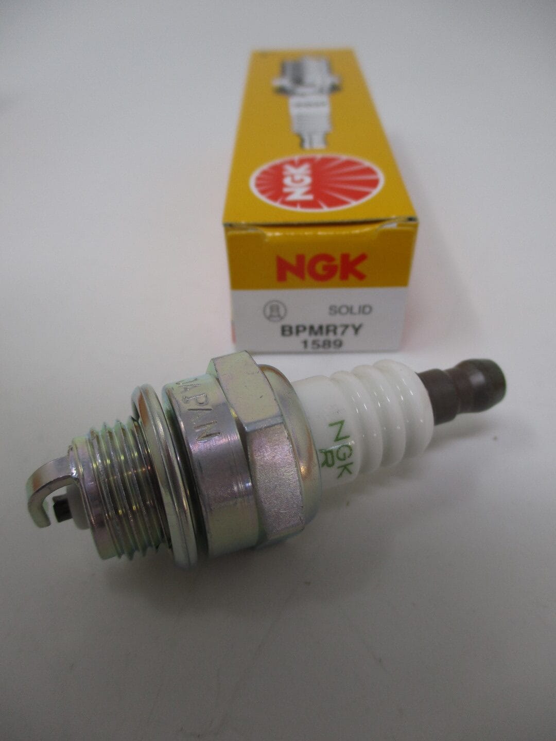 Genuine NGK 1589 BPMR7Y V-Power Plug Lawn Mower V-Power