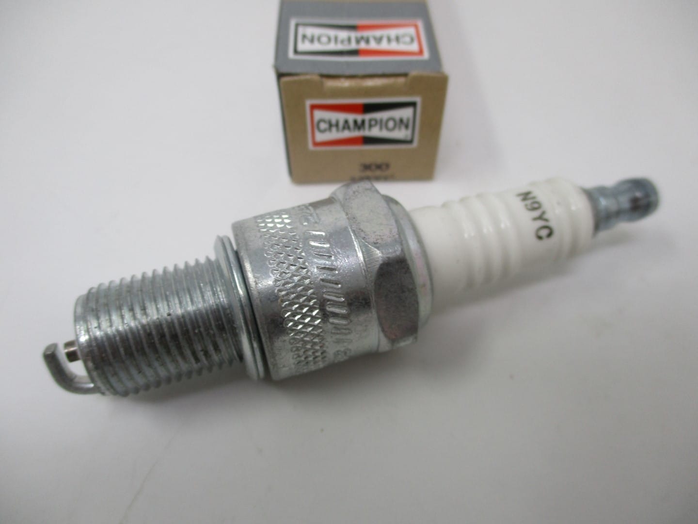 Genuine Champion 300 N9YC Spark Plug Cross Small Engines - Image 3
