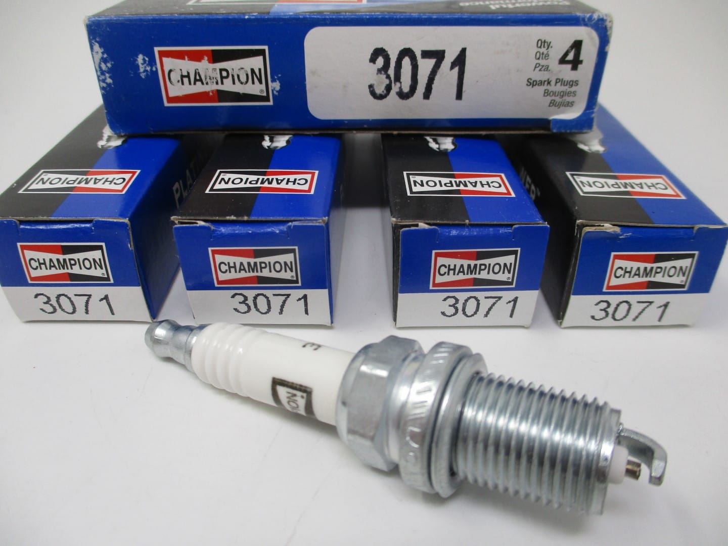 4 Genuine Champion 3071 RC12PYC Platinum Spark Plugs Small Engine - Image 3