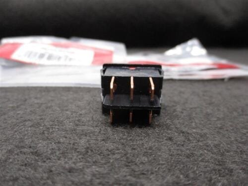 Genuine Briggs & Stratton 790949 On/Off Rocker Engine Switch - Image 4