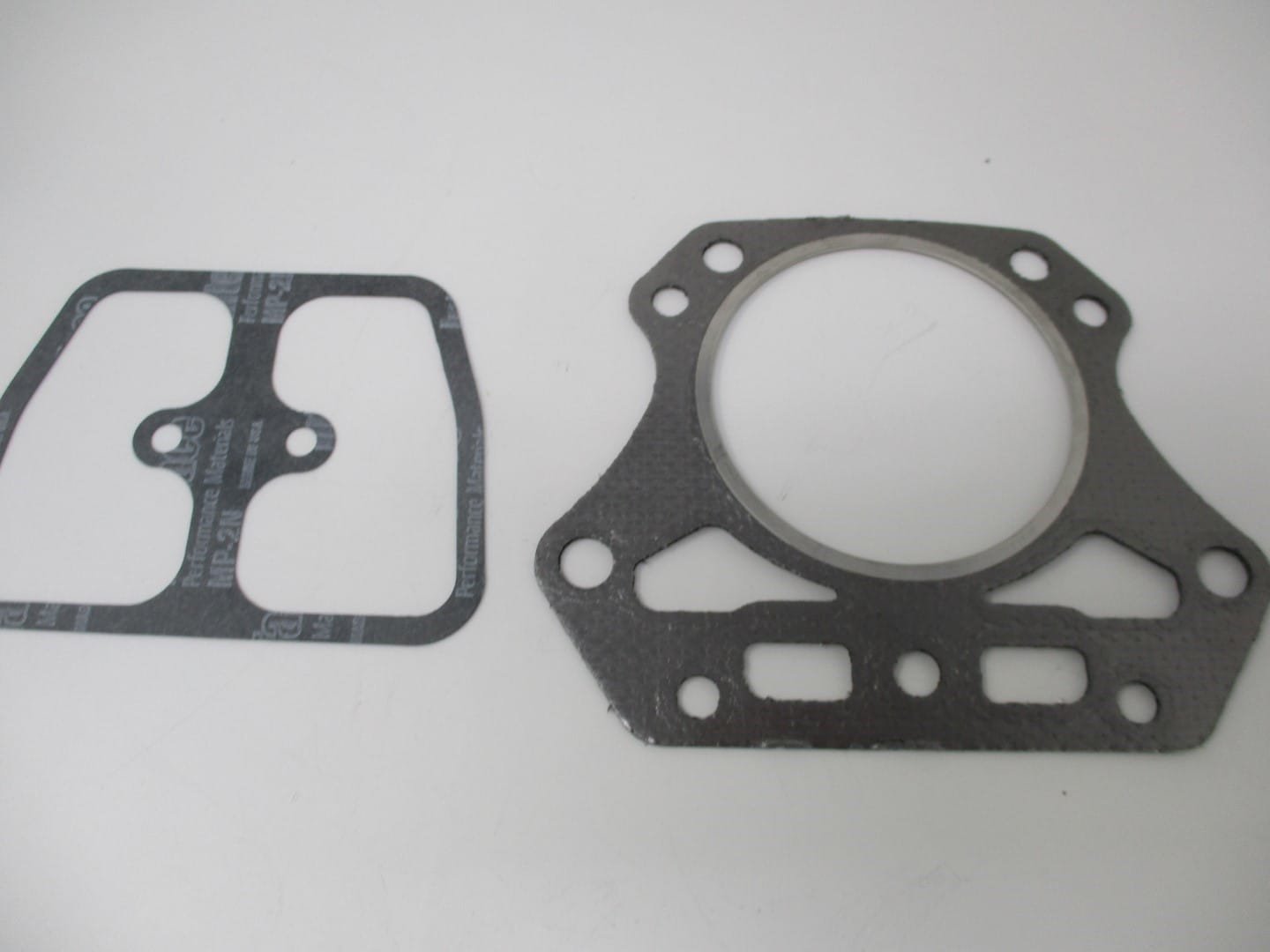 Genuine Kawasaki 11004-7016 Head & Rocker 11060-7001 Cover Gasket - Image 2