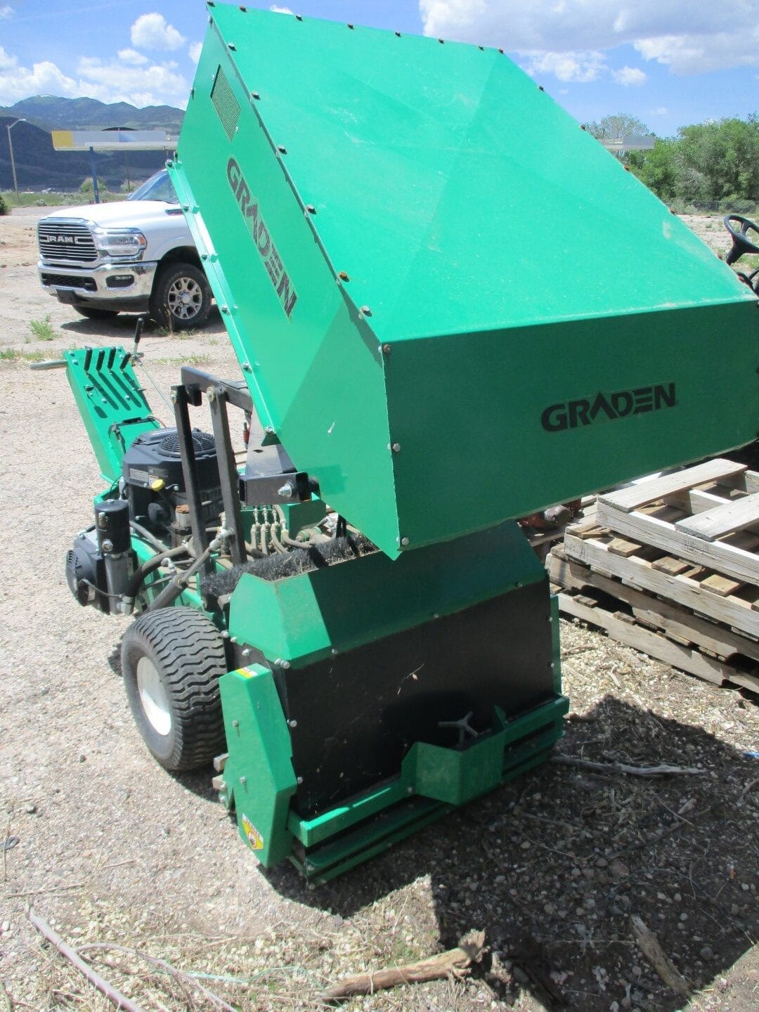 Graden Aerator Core Collector High Dump Walk-Behind - Image 7