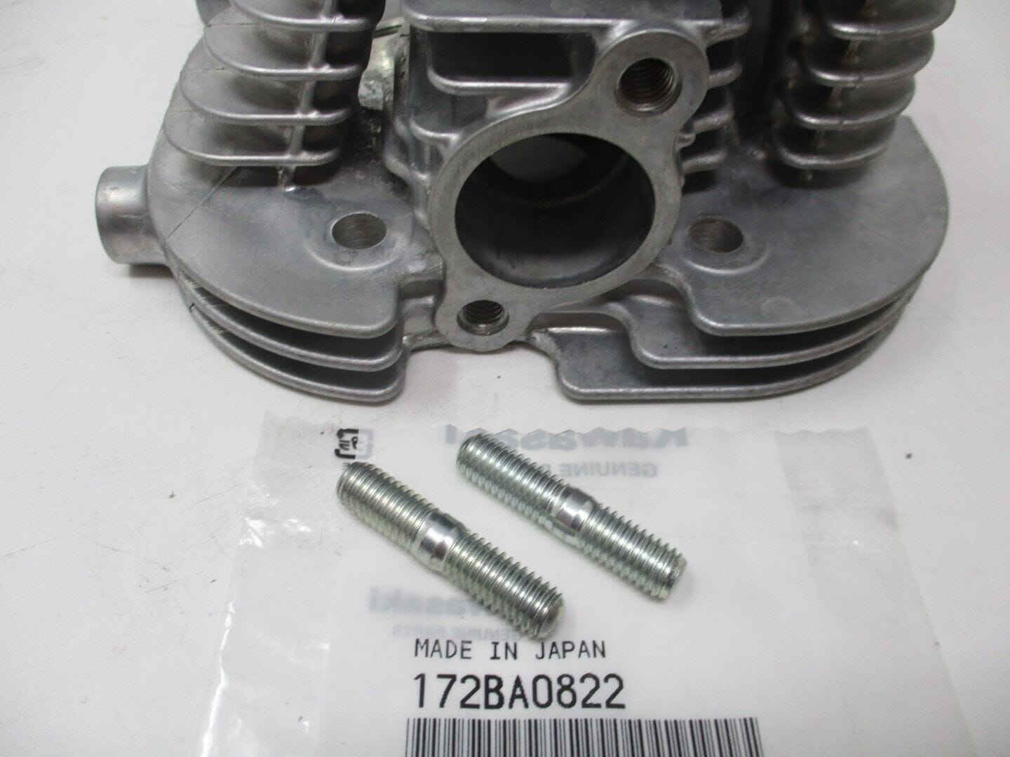 Genuine Kawasaki 172BA0822 Double End Exhaust Head Stud Head Gasket 8X22mm