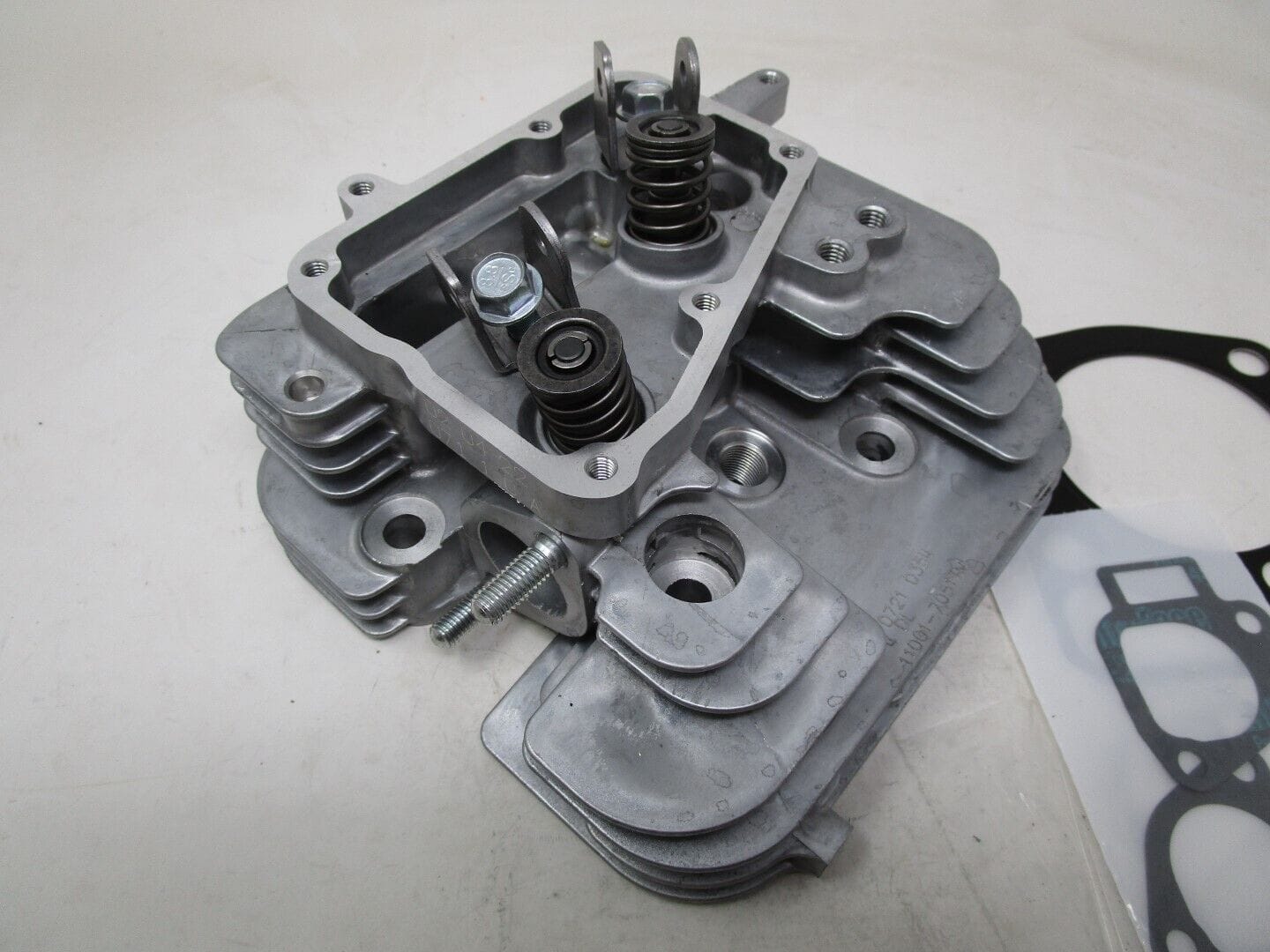 Genuine Kawasaki 99999-0628 726CC Cylinder Head #2 Complete FR730V