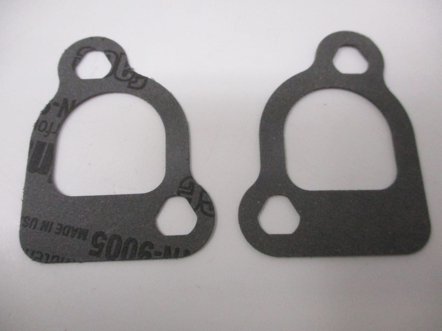 2 Genuine Briggs & Stratton 692035 Intake Gasket 805023 692035 & 67895