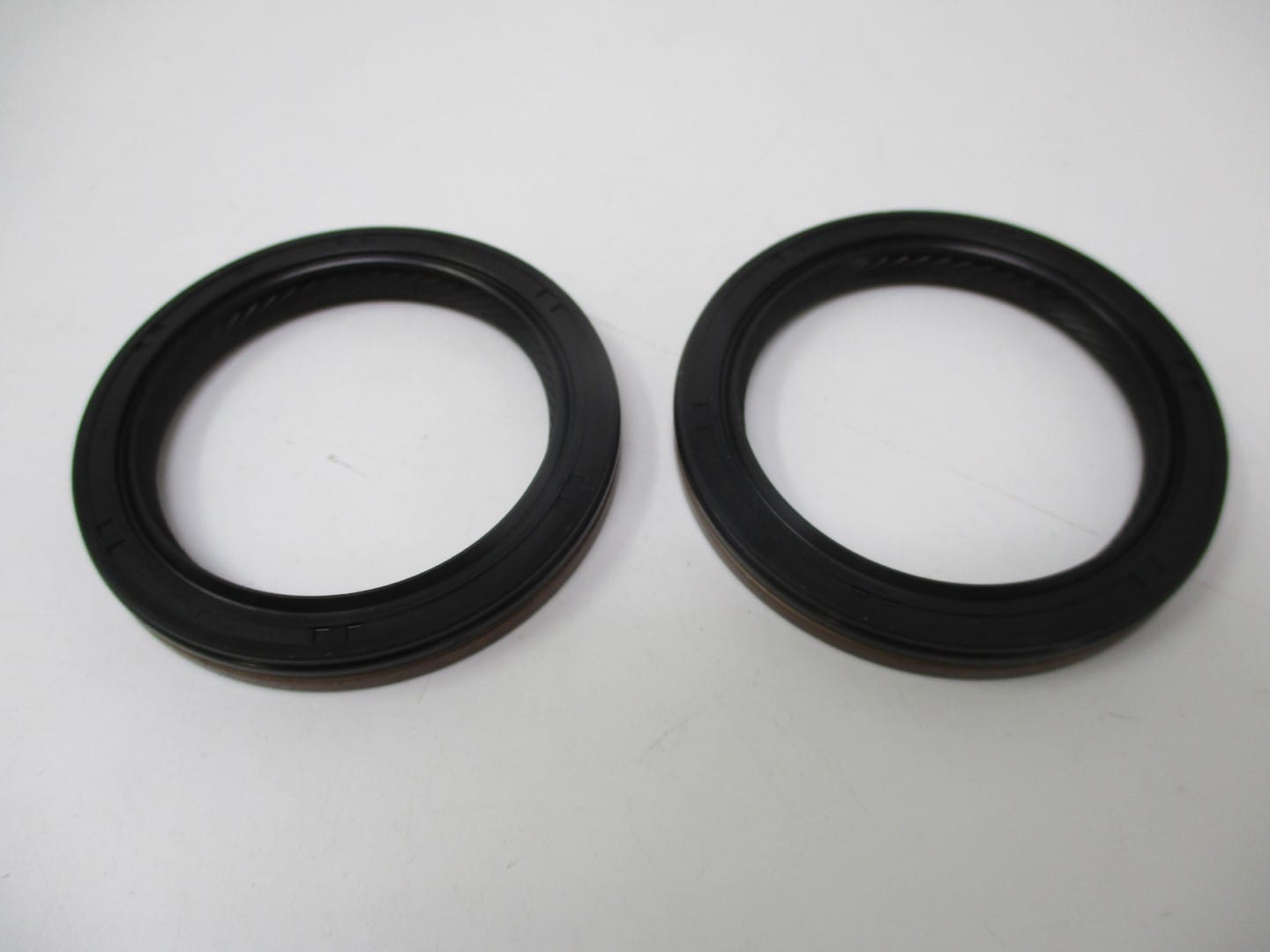 2 Genuine Briggs & Stratton 795387 PTO Crankshaft Oil Seal 791892 690947 499145