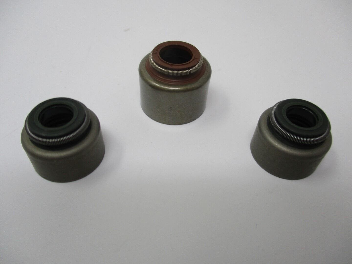 Genuine Kawasaki 1 pc 92049-7020 & 2 pc 92049-7001  Oil 92049-0862 Seals FX921V