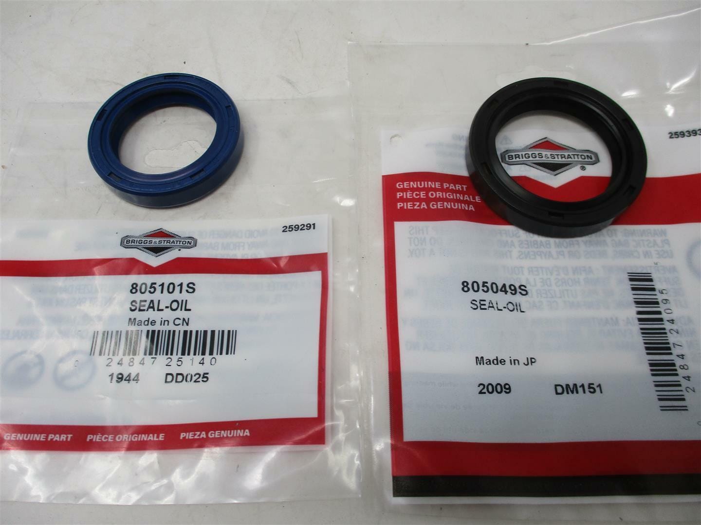 Genuine Briggs & Stratton 805049S & 805101S Oil Seal 294440 295442 295446 - Image 2