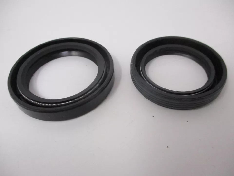 Genuine Briggs & Stratton 805049S & 805101S Oil Seal 294440 295442 295446 - Image 3
