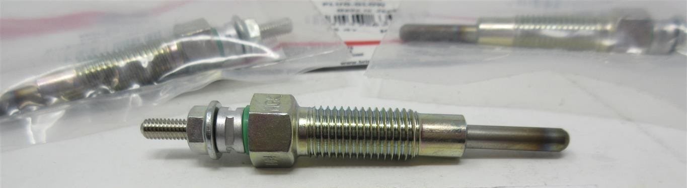 3 Genuine Briggs & Stratton 821308 Glow Plug NGK Y601 Daihatsu - Image 2
