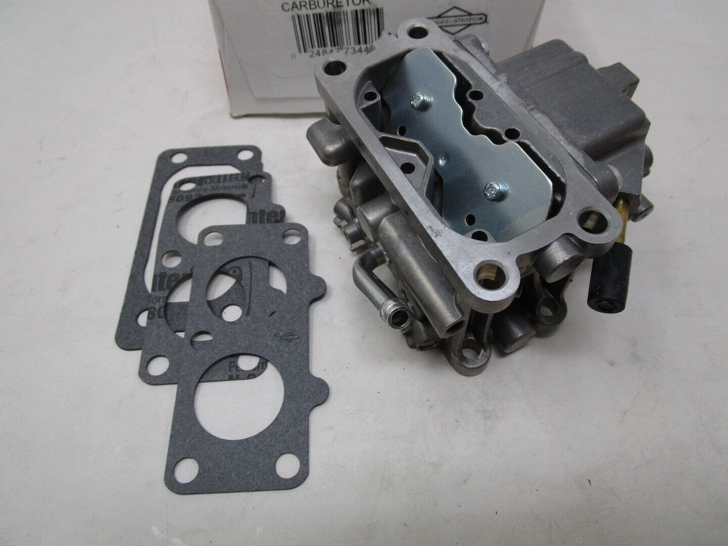 Genuine Briggs & Stratton 844371 Carburetor 385777 - Image 3