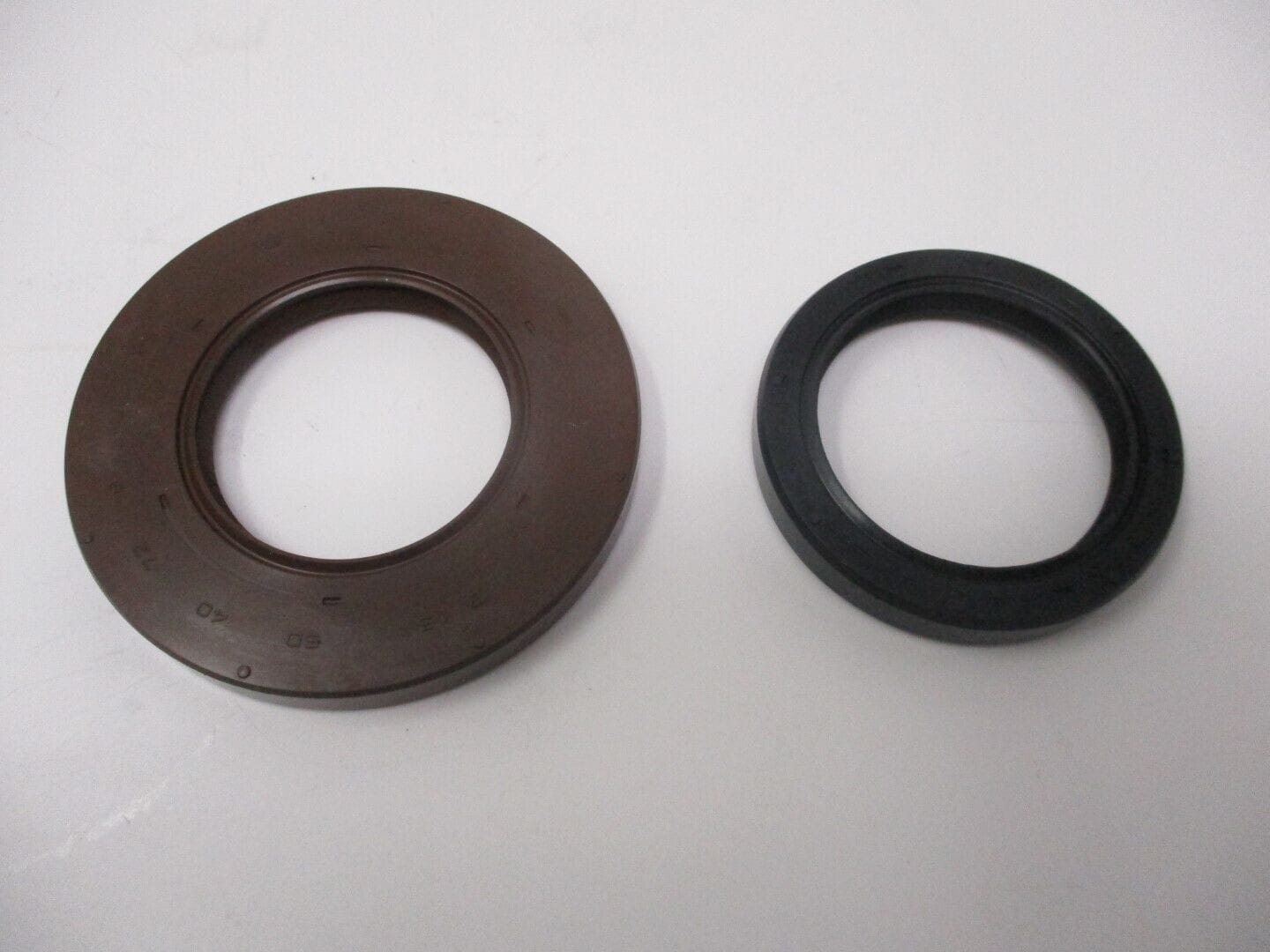 Genuine Kawasaki 92049-7025 & 92049-7024 Crankcase Oil Seals FX921V FXT00V