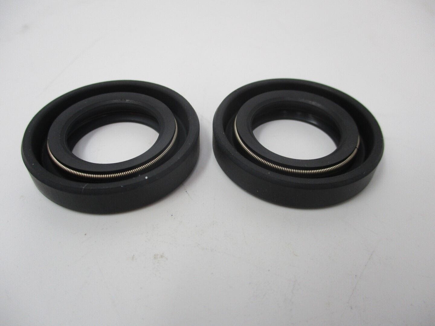 2 Genuine Kawasaki 92049-2001 Crankcase Oil Seals FE120D FG150D FG150G FE150R