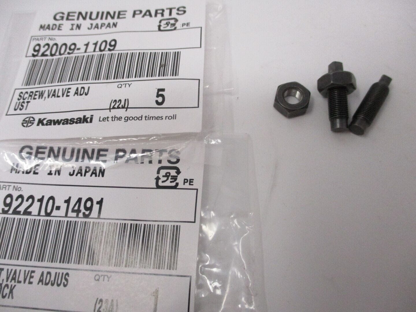 2 Genuine Kawasaki Rocker Arm Screws 92009-1109 & Nuts 2210-1491 Adjustment - Image 3