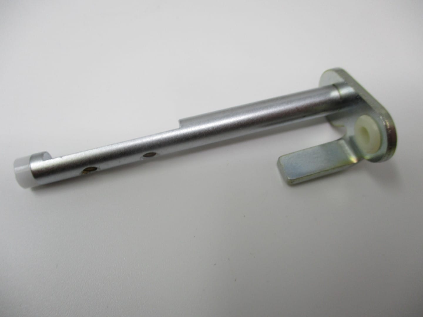 Genuine Kawasaki 16041-2203 Carburetor Throttle Shaft. - Image 3