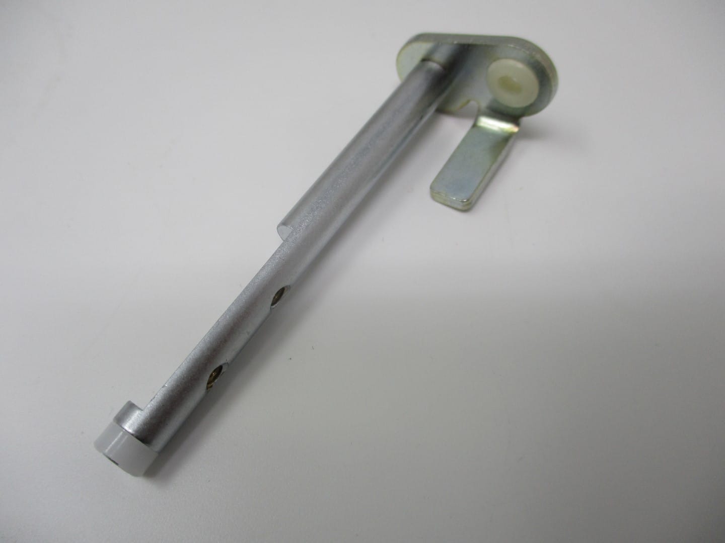 Genuine Kawasaki 16041-2203 Carburetor Throttle Shaft.