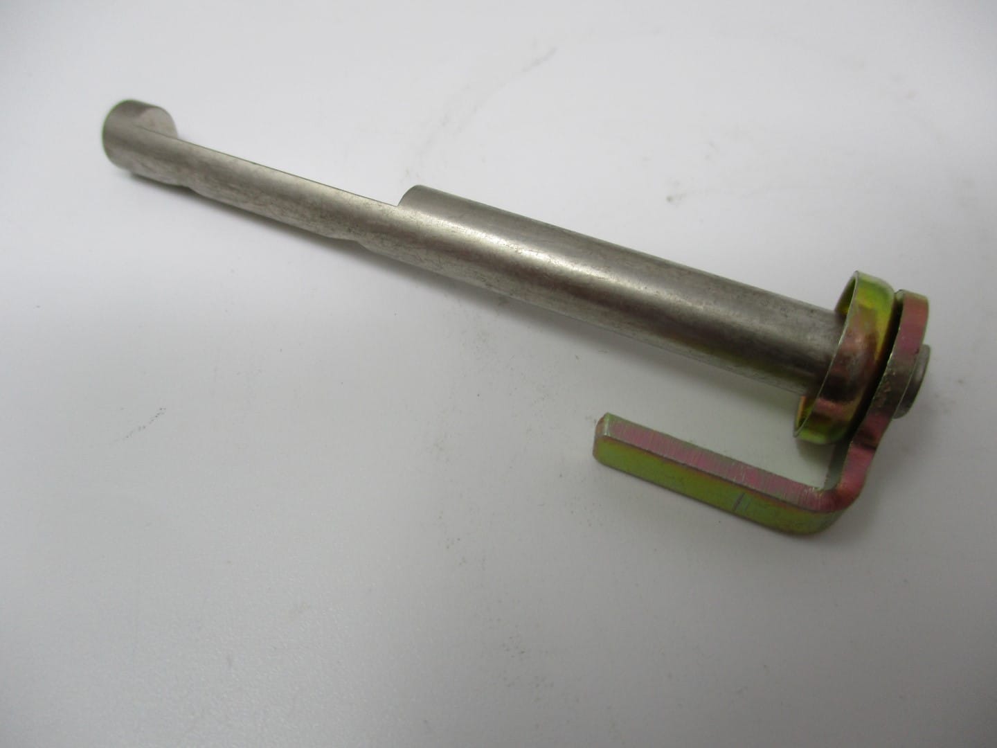 Genuine Kawasaki 16041-2205 Carburetor Choke Shaft. - Image 3