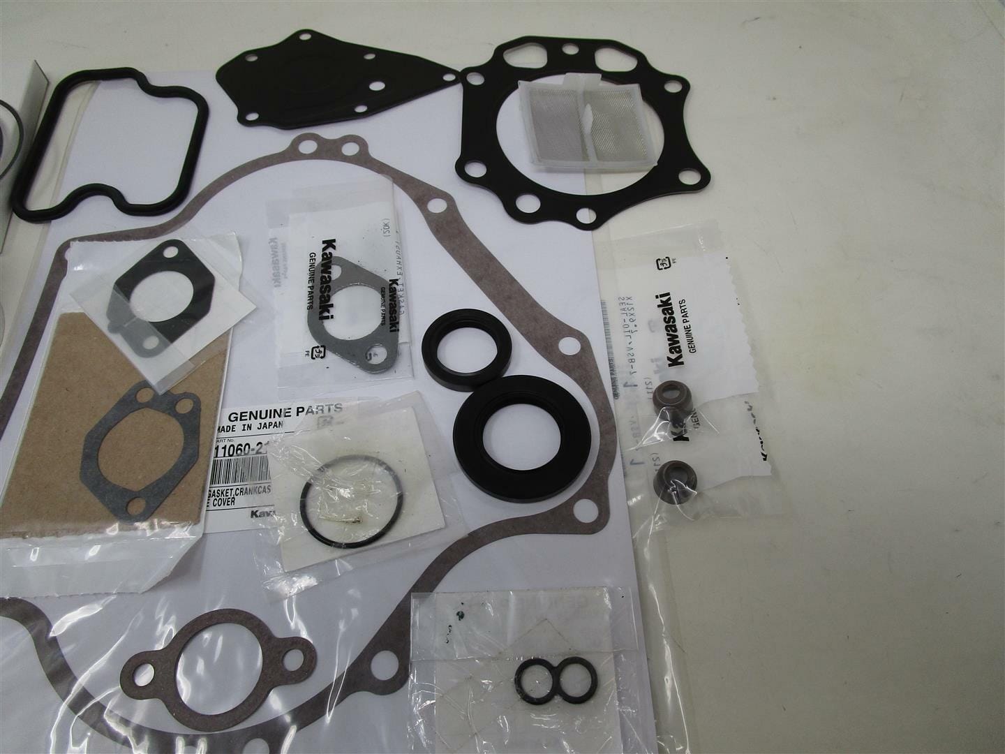 Genuine OEM Kawasaki FE290D Engine Rebuild Kit with Piston & Rings - Image 4
