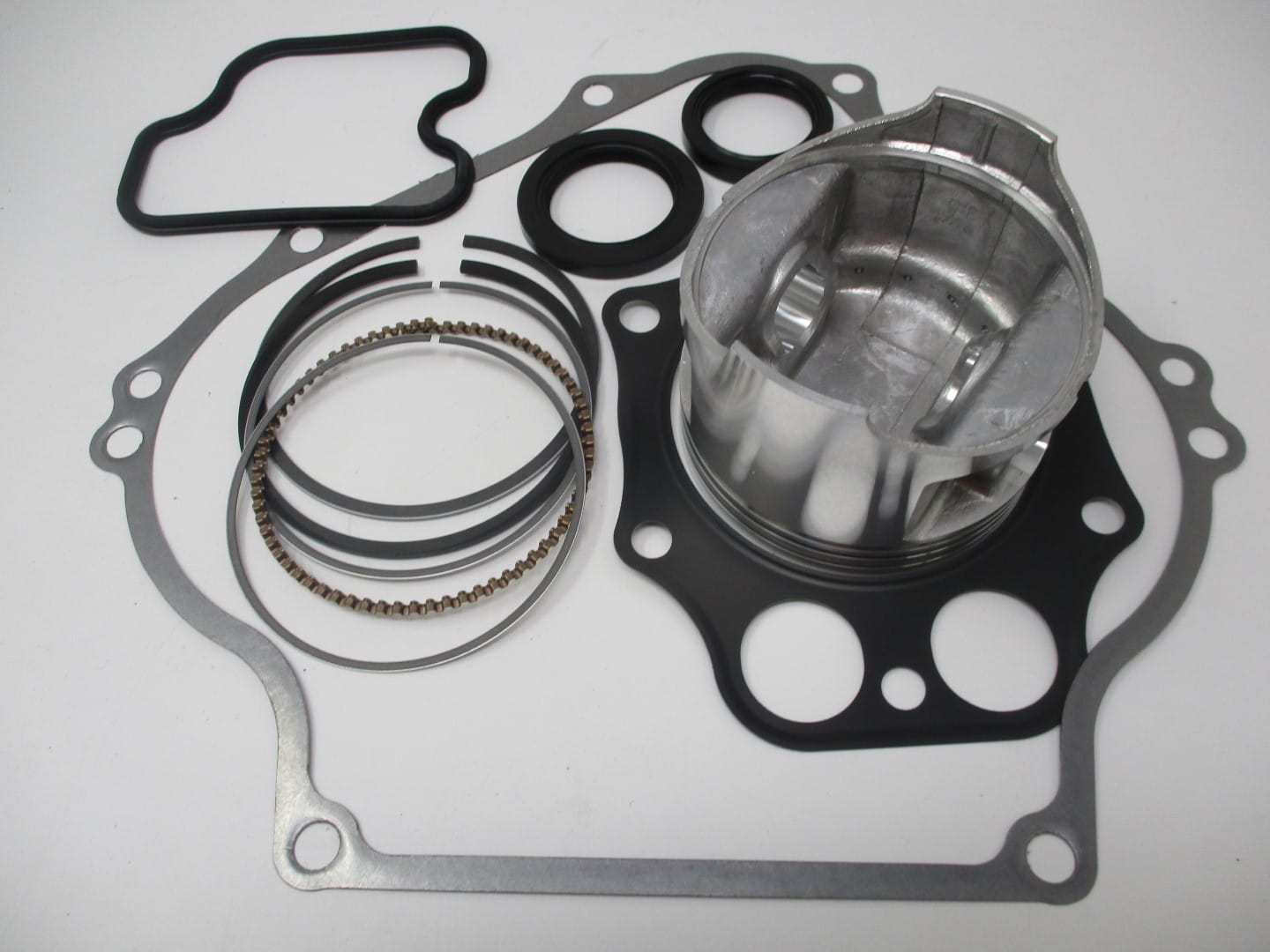 Genuine Kawasaki FE350D Gasket Piston & Rings Set 11004-2118 11009-2829 - Image 2