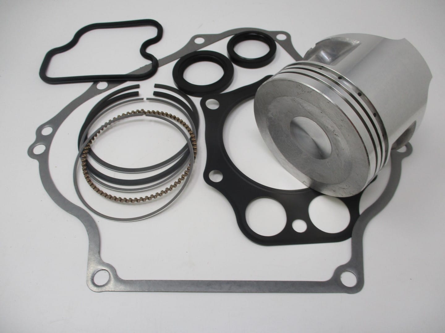 Genuine Kawasaki FE350D Gasket Piston & Rings Set 11004-2118 11009-2829 - Image 3